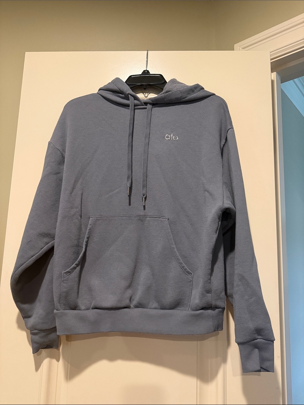 ALO Yoga Men’s Slate Blue Pullover Hoodie